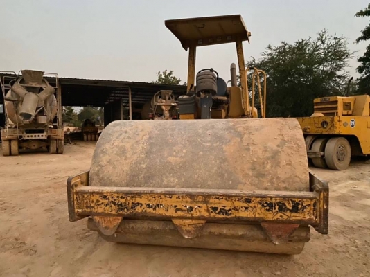 ขาย 650,000 รถบดสั่นสะเทือน เล่มทะเบียน CAT CS 563 D ขนาด 10 ตัน 2 เพลา ทำงาน 12,000 ชม. เครื่องดี เกียร์แรง ระบบสั่นสะเทือนหยาบและละเอียด แรงสุดยอด รถสวยพร้อมใช้  รถอยู่ พนมสารคาม 090-772-3710 090-772-3708