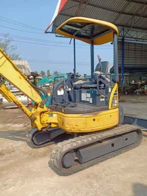 ขายKOMATSU PC30MR-2 เก่านอกแท้  มีลายแย๊ก  เดิมๆๆ  ใช้งานมาน้อย  โทร 089-3818694จ๊อย