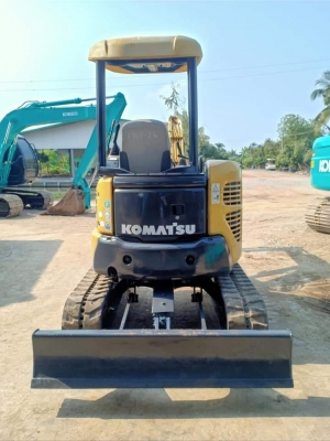 ขายKOMATSU PC30MR-2 เก่านอกแท้  มีลายแย๊ก  เดิมๆๆ  ใช้งานมาน้อย  โทร 089-3818694จ๊อย