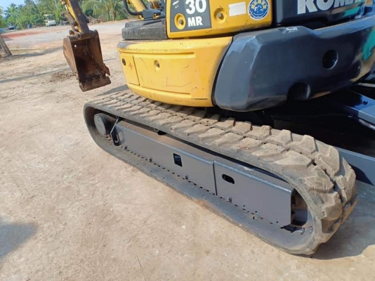 ขายKOMATSU PC30MR-2 เก่านอกแท้  มีลายแย๊ก  เดิมๆๆ  ใช้งานมาน้อย  โทร 089-3818694จ๊อย