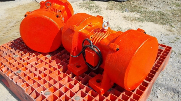 มอเตอร์เขย่างานยุโรป WAT AUSTRIA ขนาด 2 HP 4 POLE 380V เข้ามา 2 ตัว สภาพสวยตัวใหญ่รุ่นงานหนักพร้อมใช มอเตอร์เขย่างานยุโรป WAT AUSTRIA ขนาด 2 HP 4 POLE 380V เข้ามา 2 ตัว สภาพสวยตัวใหญ่รุ่นงานหนักพร้อมใช