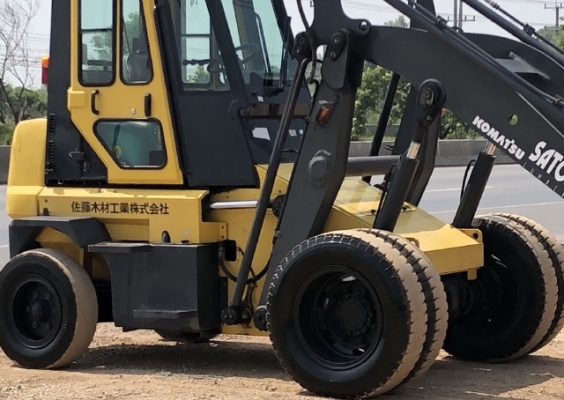 ขายรถตักล้อยาง KOMATSU SD30-6 ปี 2006 นำเข้าเองจากญี่ปุ่น สภาพสวยพร้อมใช้งาน มีVDOการทำงานครับ