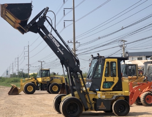 ขายรถตักล้อยาง KOMATSU SD30-6 ปี 2006 นำเข้าเองจากญี่ปุ่น สภาพสวยพร้อมใช้งาน มีVDOการทำงานครับ