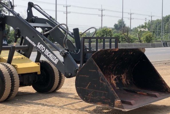 ขายรถตักล้อยาง KOMATSU SD30-6 ปี 2006 นำเข้าเองจากญี่ปุ่น สภาพสวยพร้อมใช้งาน มีVDOการทำงานครับ
