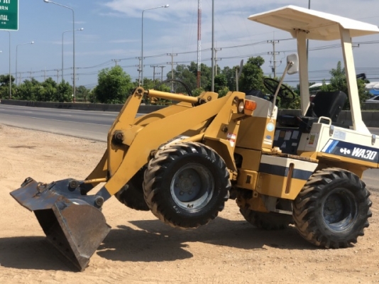 ขายรถตักล้อยาง KOMATSU WA30-2 (4XX ชั่วโมง) นำเข้าเองจากญี่ปุ่น สภาพสวยพร้อมใช้งาน มีVDOการทำงานครับ