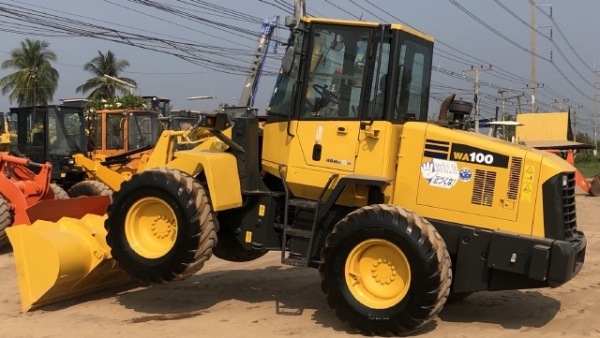 ขายรถตักล้อยาง KOMATSU WA100-5 นำเข้าเองจากญี่ปุ่น สภาพสวยพร้อมใช้ มีVDOการทำงานครับ