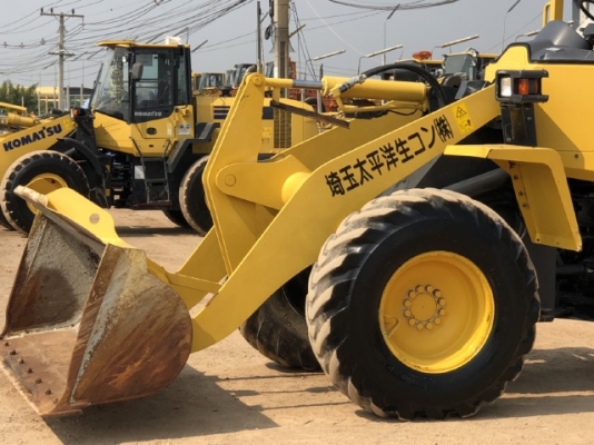 ขายรถตักล้อยาง KOMATSU WA100-6 ปี 2013 (3,XXX ชั่วโมง) นำเข้าเองจากญี่ปุ่น สภาพสวยพร้อมใช้ มีVDOการทำงานครับ