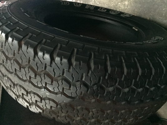 ขายยาง DUNLOP 265/70 R16 สภาพสวย 1 เส้น