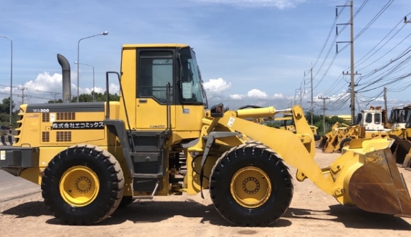 ขายรถตักล้อยาง KOMATSU WA300-3E นำเข้าเองจากญี่ปุ่น สภาพสวยพร้อมใช้ มีVDOการทำงานครับ