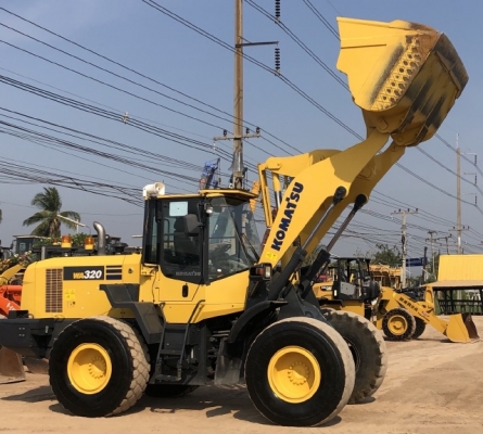 ขายรถตักล้อยาง KOMATSU WA320-7 ปี 2015 นำเข้าเองจากญี่ปุ่น สภาพสวยพร้อมใช้ มีVDOการทำงานครับ