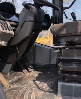 ขายรถตักล้อยาง KOMATSU WA320-7 ปี 2015 นำเข้าเองจากญี่ปุ่น สภาพสวยพร้อมใช้ มีVDOการทำงานครับ