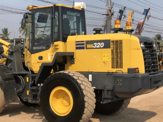 ขายรถตักล้อยาง KOMATSU WA320-7 ปี 2015 นำเข้าเองจากญี่ปุ่น สภาพสวยพร้อมใช้ มีVDOการทำงานครับ
