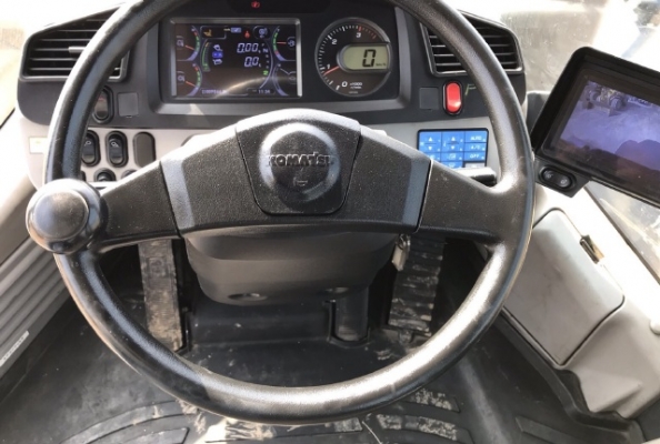 ขายรถตักล้อยาง KOMATSU WA320-7 ปี 2015 นำเข้าเองจากญี่ปุ่น สภาพสวยพร้อมใช้ มีVDOการทำงานครับ