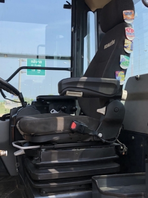 ขายรถตักล้อยาง KOMATSU WA320-7 ปี 2015 นำเข้าเองจากญี่ปุ่น สภาพสวยพร้อมใช้ มีVDOการทำงานครับ