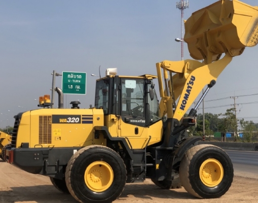 ขายรถตักล้อยาง KOMATSU WA320-7 ปี 2015 นำเข้าเองจากญี่ปุ่น สภาพสวยพร้อมใช้ มีVDOการทำงานครับ