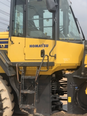 ขายรถตักล้อยาง KOMATSU WA380-6 ปี 2013 นำเข้าเองจากญี่ปุ่น สภาพสวยพร้อมใช้งาน มีVDOการทำงานครับ