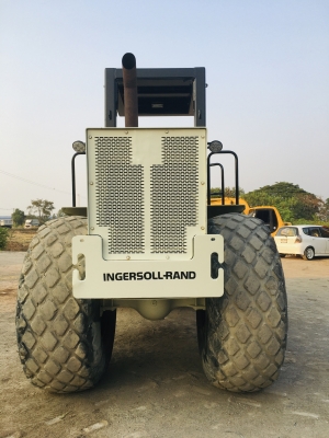 รถบดสั่นสะเทือน INGERSOLLRAND SD100F รถพร้อมใช้งานมากๆ แอดไลน์ของดูคลิปได้จ้า