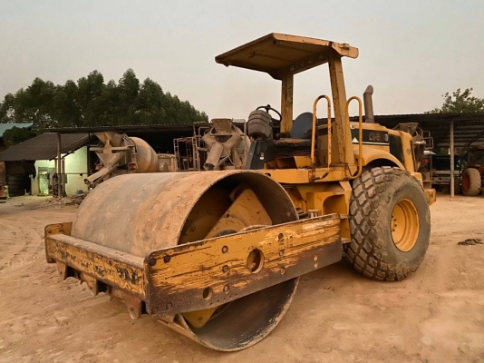 รถบดสั่นสะเทือน CAT CS563D ขนาด 10 ตัน 2 เพลา ทำงาน 12,000 ชม. เครื่องดี เกียร์แรง ระบบสั่นสะเทือนหยาบและละเอียด แรงสุดยอด รถสวยพร้อมใช้ เอกสารเล่มทะเบียน ราคา 650,000  รถอยู่ พนมสารคาม 064-191-1112
