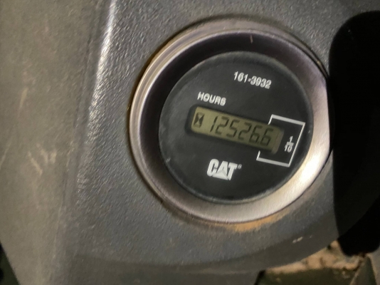 รถบดสั่นสะเทือน CAT CS563D ขนาด 10 ตัน 2 เพลา ทำงาน 12,000 ชม. เครื่องดี เกียร์แรง ระบบสั่นสะเทือนหยาบและละเอียด แรงสุดยอด รถสวยพร้อมใช้ เอกสารเล่มทะเบียน ราคา 650,000  รถอยู่ พนมสารคาม 064-191-1112