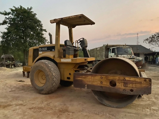 รถบดสั่นสะเทือน CAT CS563D ขนาด 10 ตัน 2 เพลา ทำงาน 12,000 ชม. เครื่องดี เกียร์แรง ระบบสั่นสะเทือนหยาบและละเอียด แรงสุดยอด รถสวยพร้อมใช้ เอกสารเล่มทะเบียน ราคา 650,000  รถอยู่ พนมสารคาม 064-191-1112