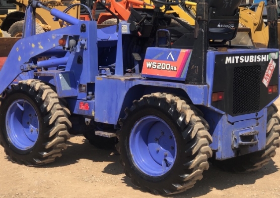 ขายรถตักล้อยาง MITSUBISHI WS200A (2XX ชั่วโมง) นำเข้าเองจากญี่ปุ่น สภาพสวยพร้อมใช้งาน มีVDOการทำงานครับ