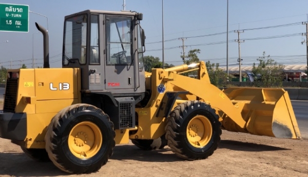 ขายรถตักล้อยาง TCM L13 แขนยาวพิเศษ นำเข้าเองจากญี่ปุ่น สภาพสวยพร้อมใช้ มีVDOการทำงานครับ