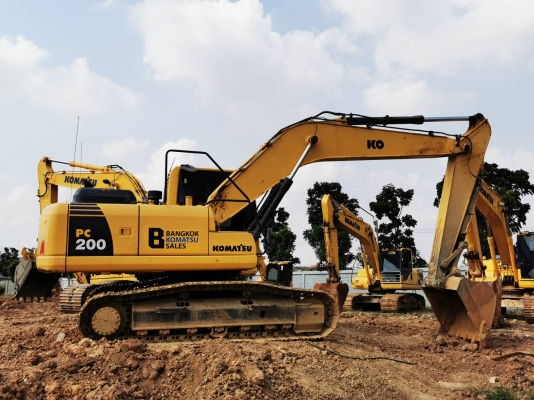 ขายด่วน!! Komatsu PC200-8 MO ไมล์ 6000 สวยๆค่ะ