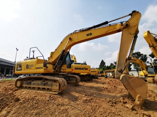 ขายด่วน!! Komatsu PC200-8 MO ไมล์ 6000 สวยๆค่ะ