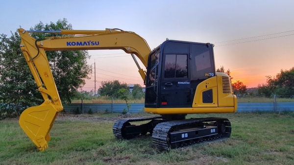 ขายด่วน!! Komatsu PC70-8 สภาพสวยๆ ค่ะ