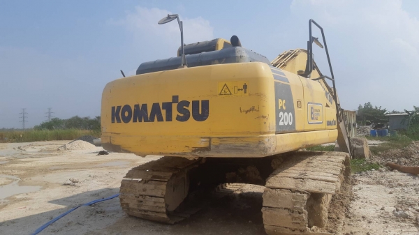 ขายรถแบคโฮ KOMATSU PC200-8MO