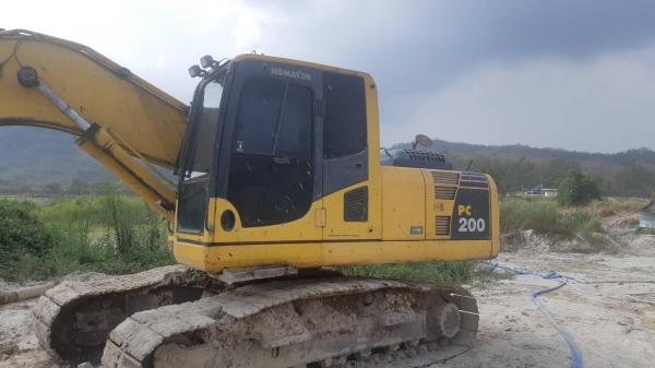 ขายรถแบคโฮ KOMATSU PC200-8MO