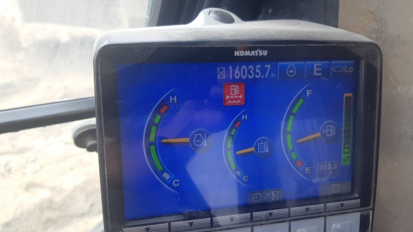 ขายรถแบคโฮ KOMATSU PC200-8MO