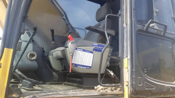ขายรถแบคโฮ KOMATSU PC200-8MO