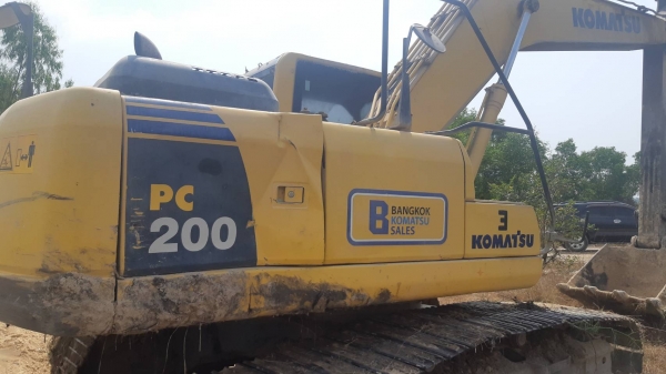 ขายรถแบคโฮ KOMATSU PC200-8MO