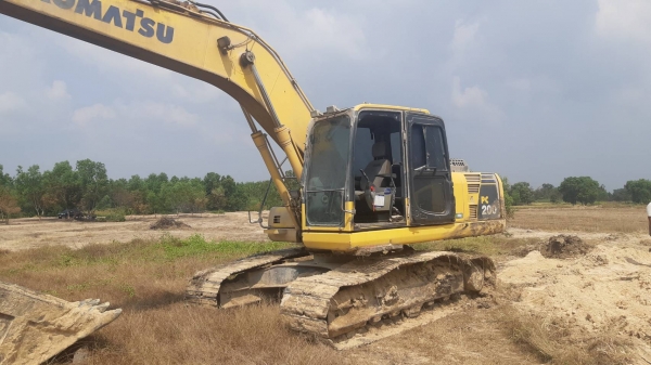 ขายรถแบคโฮ KOMATSU PC200-8MO