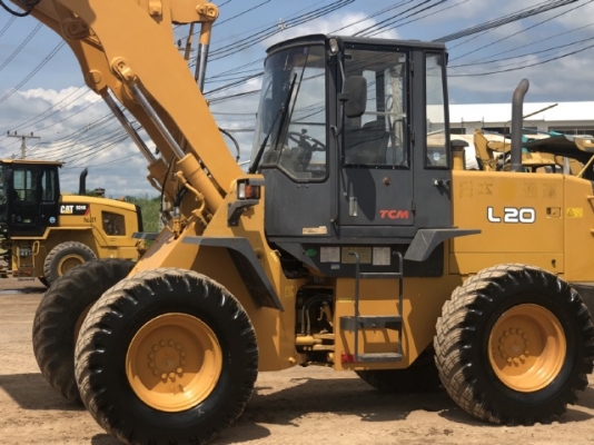 ขายรถตักล้อยาง TCM L20 (เทียบเท่า WA200) นำเข้าเองจากญี่ปุ่น สภาพสวยพร้อมใช้ มีVDOการทำงานครับ