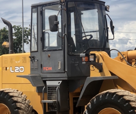 ขายรถตักล้อยาง TCM L20 (เทียบเท่า WA200) นำเข้าเองจากญี่ปุ่น สภาพสวยพร้อมใช้ มีVDOการทำงานครับ