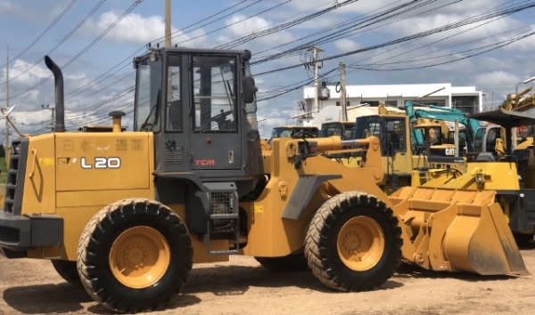 ขายรถตักล้อยาง TCM L20 (เทียบเท่า WA200) นำเข้าเองจากญี่ปุ่น สภาพสวยพร้อมใช้ มีVDOการทำงานครับ