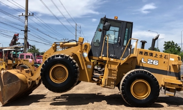 ขายรถตักล้อยาง TCM L26 นำเข้าเองจากญี่ปุ่น สภาพสวยพร้อมใช้ มีVDOการทำงานครับ