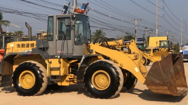 ขายรถตักล้อยาง TCM L27 (เทียบเท่า WA300) นำเข้าเองจากญี่ปุ่น สภาพสวยพร้อมใช้งาน มีVDOการทำงานครับ