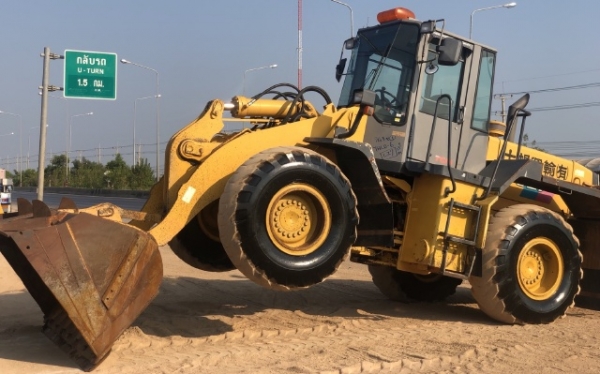 ขายรถตักล้อยาง TCM L27 (เทียบเท่า WA300) นำเข้าเองจากญี่ปุ่น สภาพสวยพร้อมใช้งาน มีVDOการทำงานครับ
