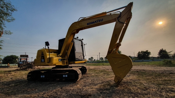 ขายรถขุดมือสอง KOMATSU PC70-8 สภาพเทพบุตร ทำงานสมบูรณ์ทุกระบบ