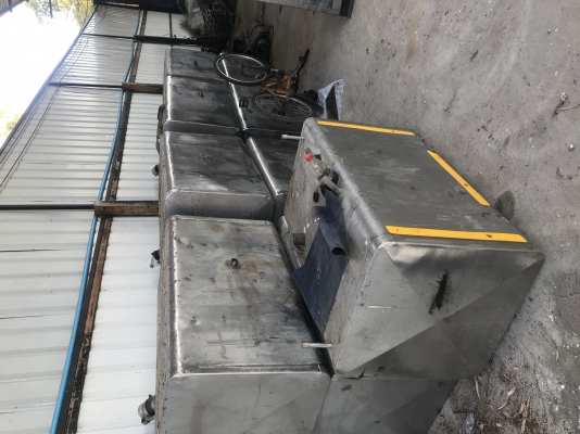 ขายถังน้ำมัน.