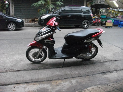 ขาย Honda Click 110i หัวฉีด สวยเฉียบ เครื่องดีเยี่ยม ราคา 17000 บาท ขาย Honda Click 110i หัวฉีด สวยเฉียบ เครื่องดีเยี่ยม ราคา 17000 บาท