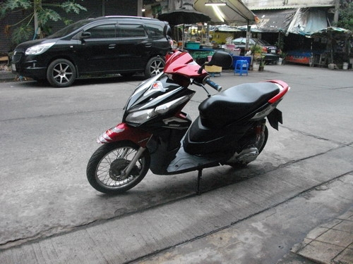 ขาย Honda Click 110i หัวฉีด สวยเฉียบ เครื่องดีเยี่ยม ราคา 17000 บาท ขาย Honda Click 110i หัวฉีด สวยเฉียบ เครื่องดีเยี่ยม ราคา 17000 บาท