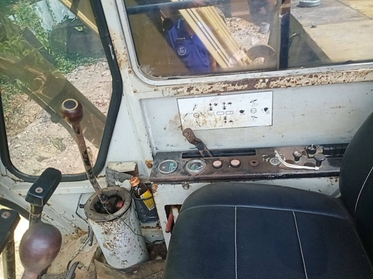 KOMATSU PC60-2 ตัวเดินรุ่น1 แอร์เย็น พร้อมใช้ KOMATSU PC60-2 ตัวเดินรุ่น1 แอร์เย็น พร้อมใช้