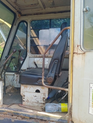KOMATSU PC60-2 ตัวเดินรุ่น1 แอร์เย็น สภาพพร้อมใช้