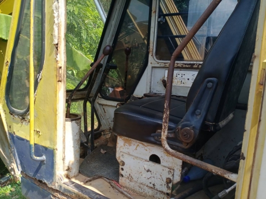 KOMATSU PC60-2 ตัวเดินรุ่น1 แอร์เย็น สภาพพร้อมใช้