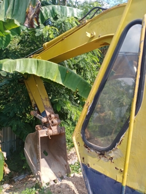 KOMATSU PC60-2 ตัวเดินรุ่น1 แอร์เย็น สภาพพร้อมใช้