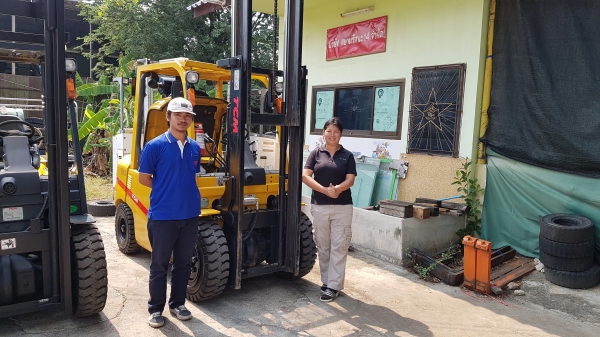 ขายรถยกโฟล์คลิฟท์ TCM ขนาด 11.5 ตัน เสาสูง 3 เมตร ติดตั้งอุปกรณ์พิเศษไซด์ชิฟ (รถนอก ) แท้ค่ะ 084-459-1695 เหมี๋ยว